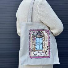 Load image into Gallery viewer, Falasteen Dari Printed Tote