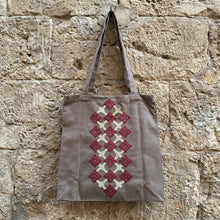 Load image into Gallery viewer, Pattered Tote with wide edges
