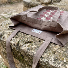 Load image into Gallery viewer, Pattered Tote with wide edges